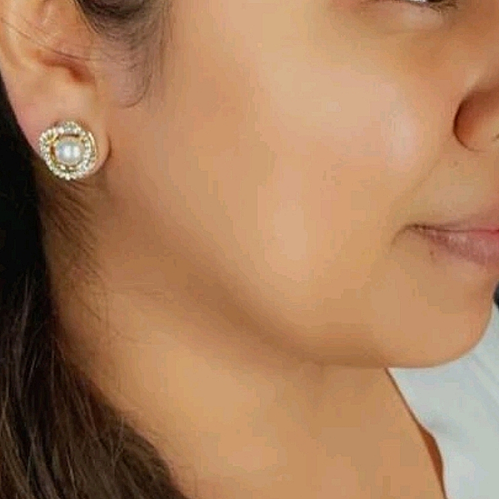 💖 2/$30 Women's vintage Elegant faux pearl & rhinestone evening stud earrings - Picture 13 of 13